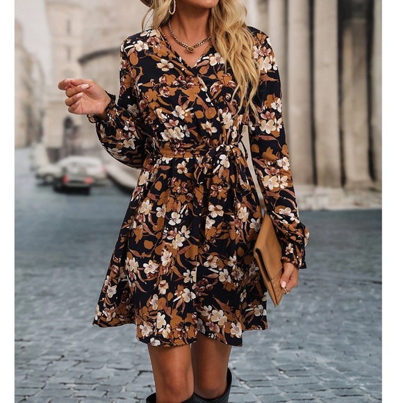 Boho Floral Print Surplice Belted Dress - Picture 2 of 5